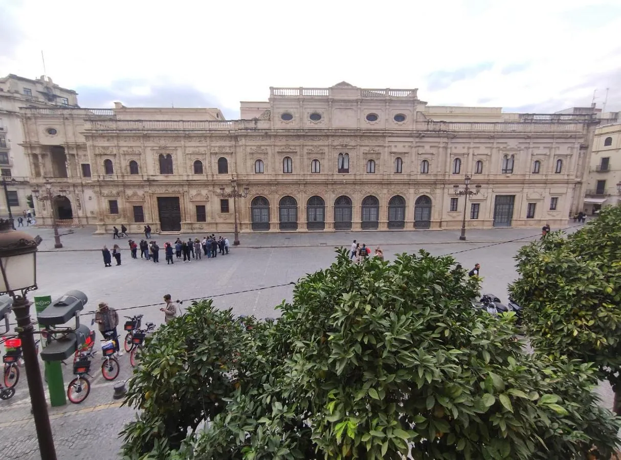 Luxe Town Hall Seville Apartment