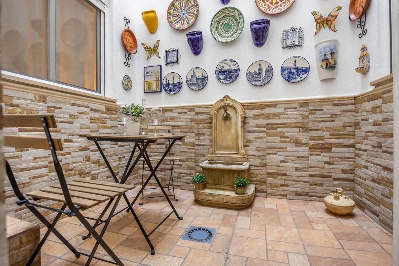 Luxe Town Hall Seville Apartment
